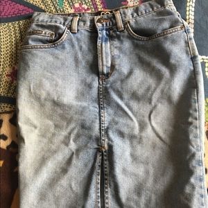 XOXO light wash midi denim skirt